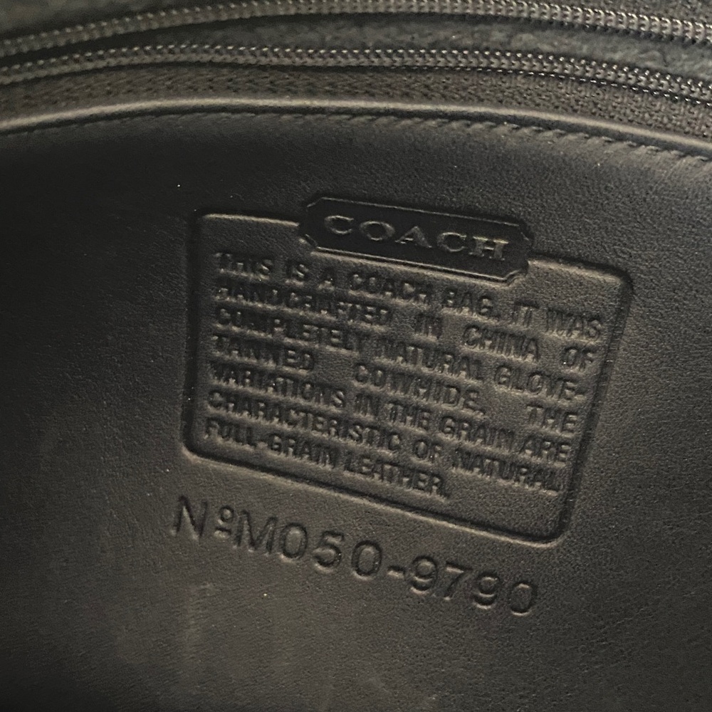 Vintage Coach Citi bag style 9790 in navy blue leather with brass hardware - Picture 2 of 8